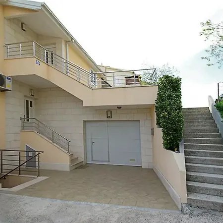 Angela Apartament *