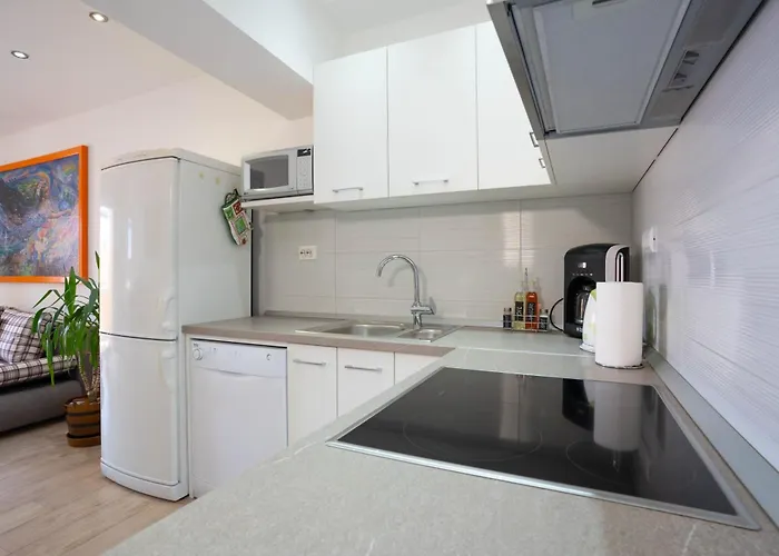 Angela * מאקרסקה