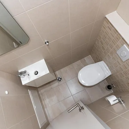 Angela * マカルスカ