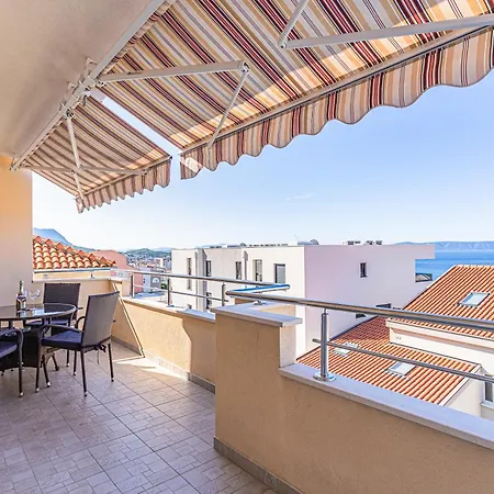 Angela マカルスカ