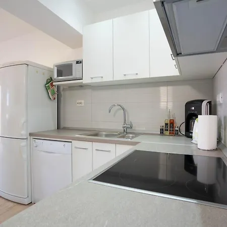 Angela * マカルスカ